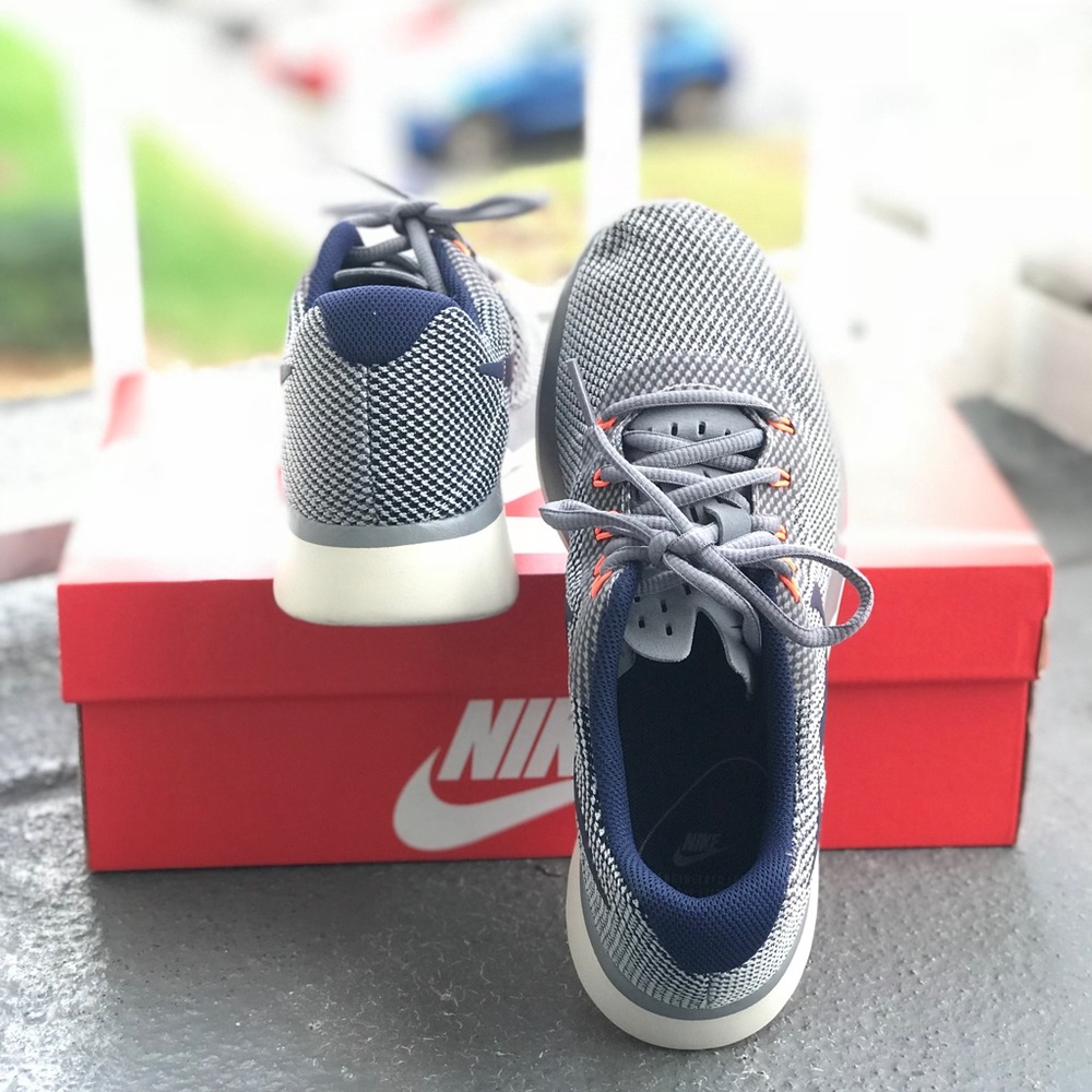 NWT Nike Tanjun Racer Cool Grey WMNS - Picture 5 of 8